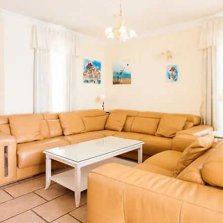 Kantuta Costa Adeje (Tenerife)